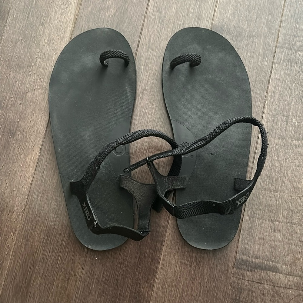 Xero shoes women's sandal size 9